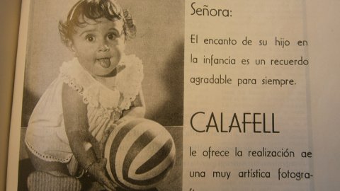 29. M. Lluïsa Anglarill ens envia una foto se la seva filla de l'any 1968. És una foto de Jaume Calafell que serví d'anunci del seu estudi a les pàgines del setmanari durant més d'un any