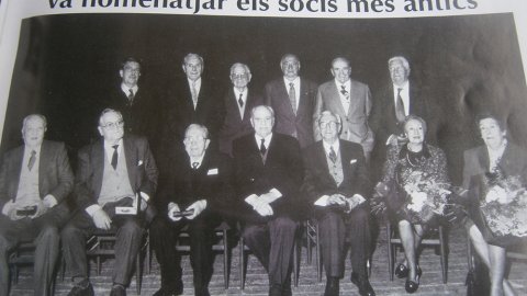 35. Josep Castellà comparteix amb nosaltres una notícia de la festa de l'homenatge de la Societat Ateneu als dotze socis més antics que es va celebrar el 25 de gener de 1998