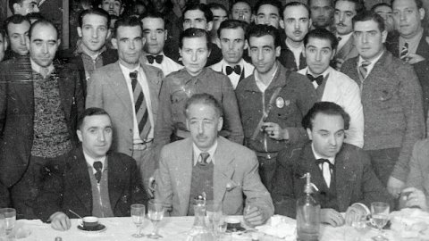 L'alcalde de Tàrrega, Josep Devant Miralles; el president de la Generalitat Lluís Companys i Jover; i el conseller de Cultura, Ventura Gassol, el 16 d'octubre de 1936 a l'Hotel Espanya de Tàrrega