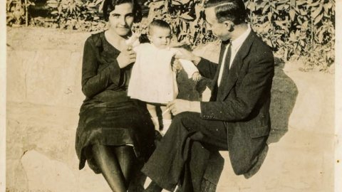Na Maria Pedró i el seu marit, Josep Rosell, amb la filla Rosa a Sant Eloi. Any 1931