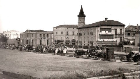 Vagons plens de màquines de la fàbrica de Josep Trepat, anys seixanta