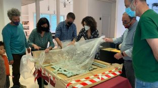 L’Espai Companys del Tarròs rep una part de la barana del pont on el president va ser lliurat a les autoritats franquistes