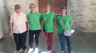 Una vuitantena de persones participen en la primera caminada rural de l'associació Verge del Pedregal