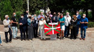 L'Espai Companys del Tarròs exposa una part de la barana del pont Avenida d'Irun