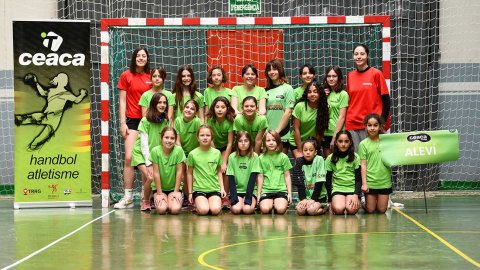 Secció d'handbol - Aleví i Benjamí Femení 