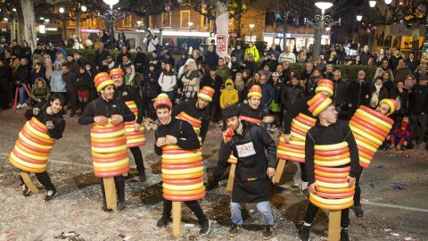 Multitudinària rua de Carnaval a Tàrrega