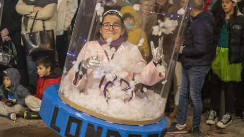 Multitudinària rua de Carnaval a Tàrrega