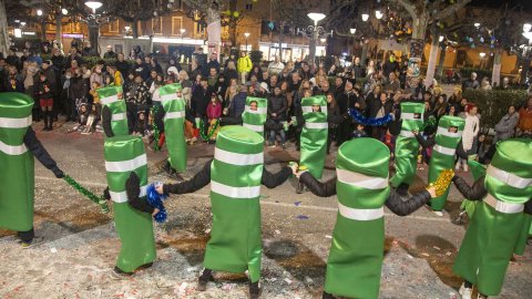 Multitudinària rua de Carnaval a Tàrrega