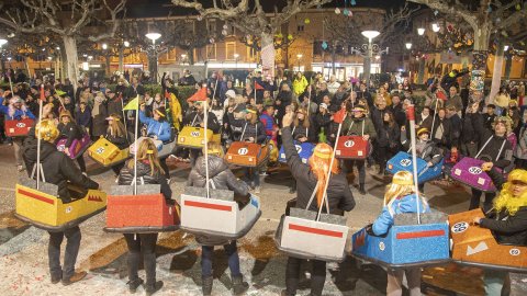 Multitudinària rua de Carnaval a Tàrrega