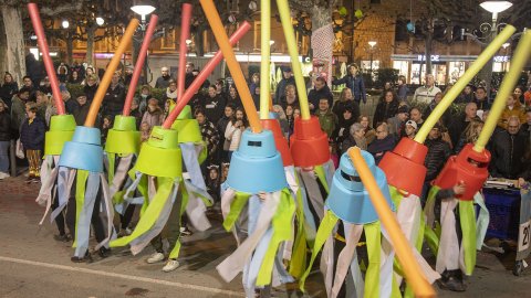 Multitudinària rua de Carnaval a Tàrrega
