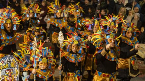 Multitudinària rua de Carnaval a Tàrrega
