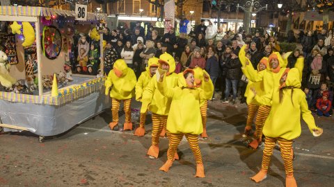 Multitudinària rua de Carnaval a Tàrrega