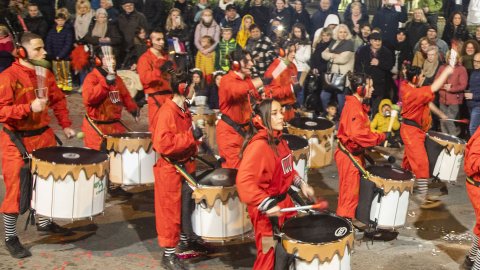 Multitudinària rua de Carnaval a Tàrrega