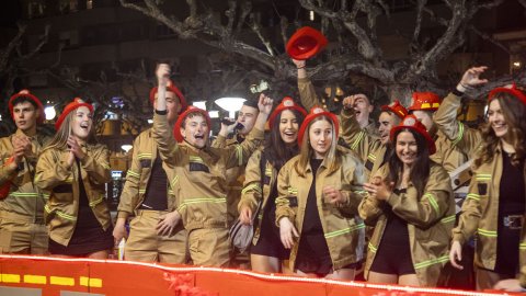 Multitudinària rua de Carnaval a Tàrrega