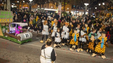 Multitudinària rua de Carnaval a Tàrrega