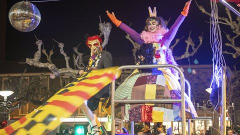 Multitudinària rua de Carnaval a Tàrrega