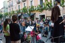 Cercavila i un concert al carrer Major per evitar la central a la muntanya de Santa Julià