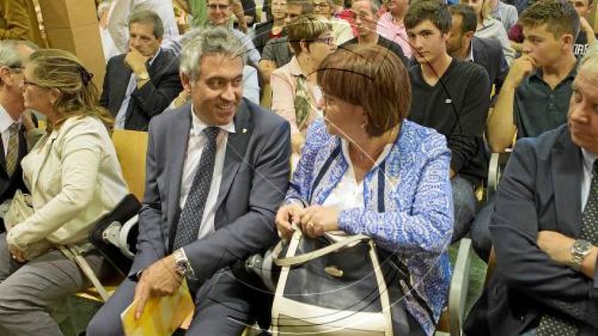 El conseller amb l'alcaldessa de Tàrrega