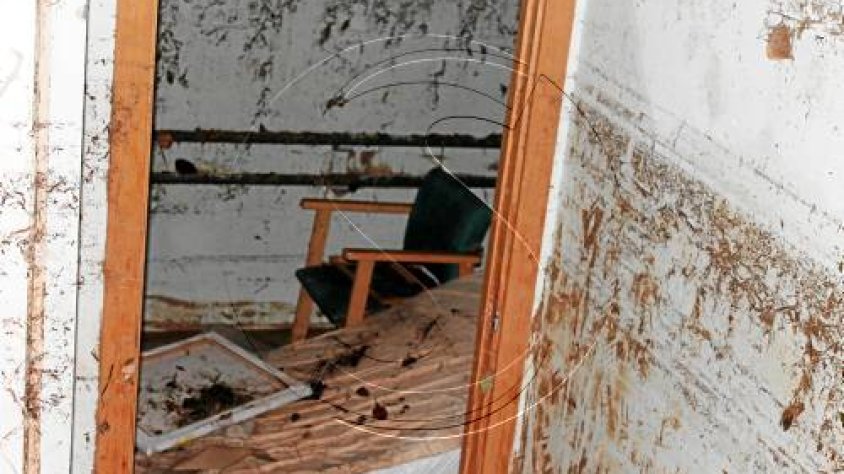 L'estat en què va quedar una de les habitacions del centre inundades