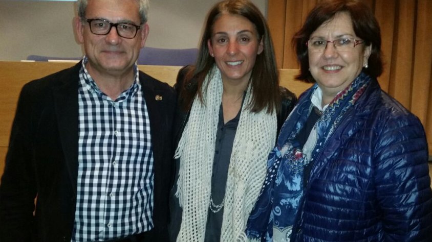 La presidenta del Fons Català de Cooperació i alcaldessa de La Garriga, Meritxell Budó, amb els dos vocals lleidatans: Rosa Maria Perelló, alcaldessa de Tàrrega, i Joan Gómez, regidor de l’Ajuntament de Lleida