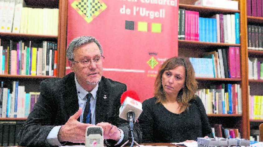 El president del Consell Comarcal, Salvador Bonjoch, va valorar ahir els danys de la rubinada