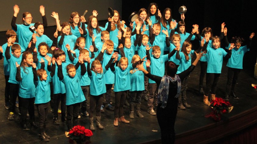 Actuació de la Coral Infantil Mestre Güell