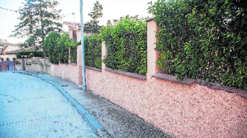 Els murs que envolten actualment cases unifamiliars de la ciutat