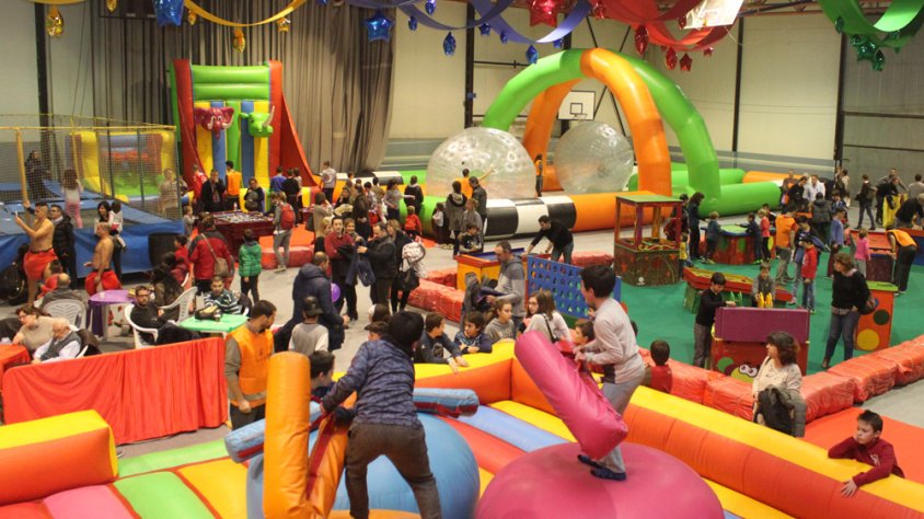 Per primera vegada el Pavelló Municipal acollia el Parc de Nadal