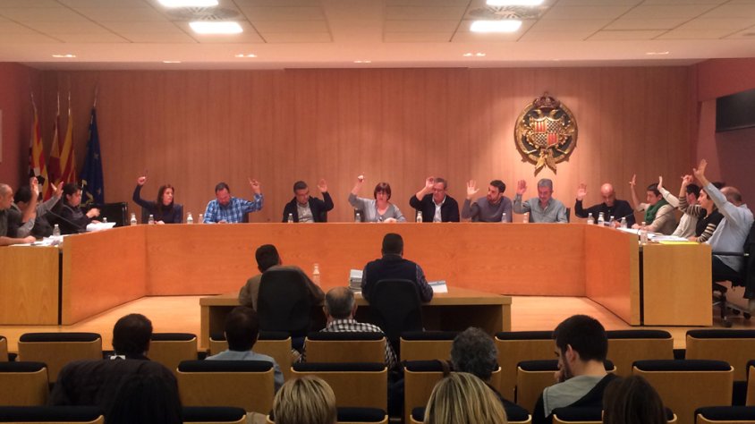 Imatge d’arxiu dels grups municipals durant la celebració d’un ple