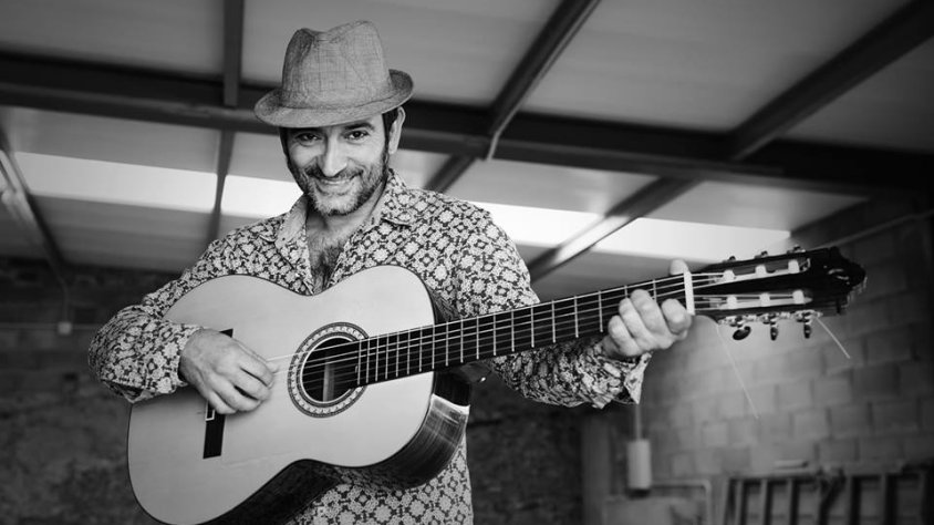 La imatge de portada del Facebook de Carlitos Miñarro