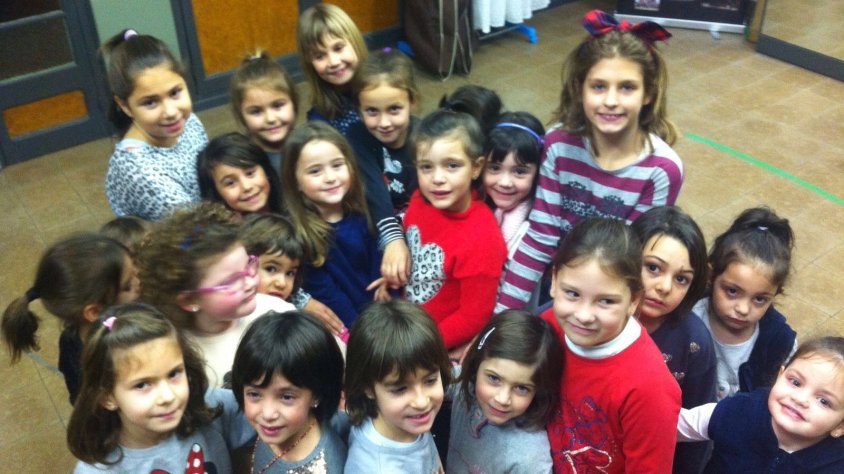 Els infants que se sumen al Ball d'arquets infantil