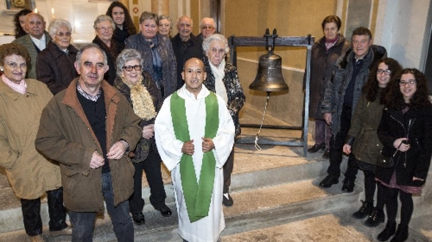 Els veïns de Puigverd ahir van celebrar la recuperació de la campana