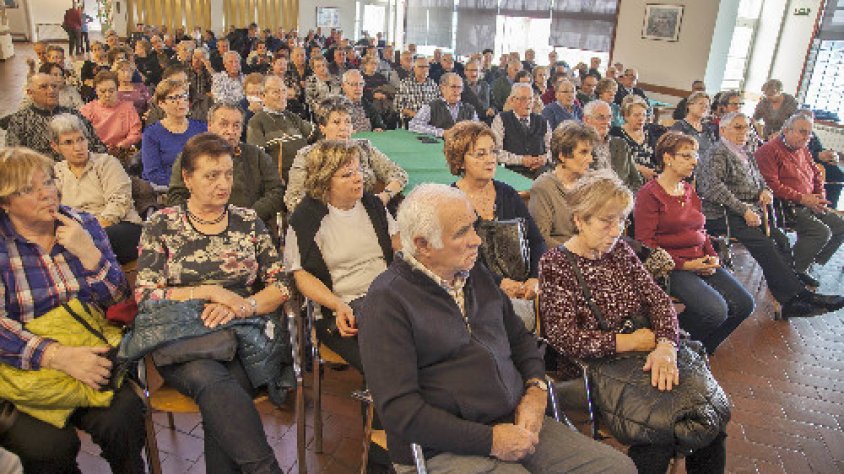 L'assemblea d'ahir, a la qual van acudir unes cent persones