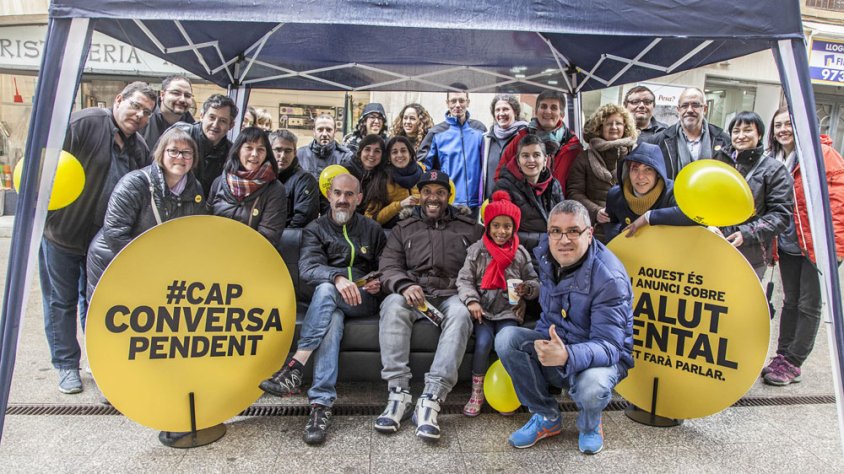 L’associació Alba va portar fins a Tàrrega la campanya ‘Cap conversa pendent’ d’Obertament