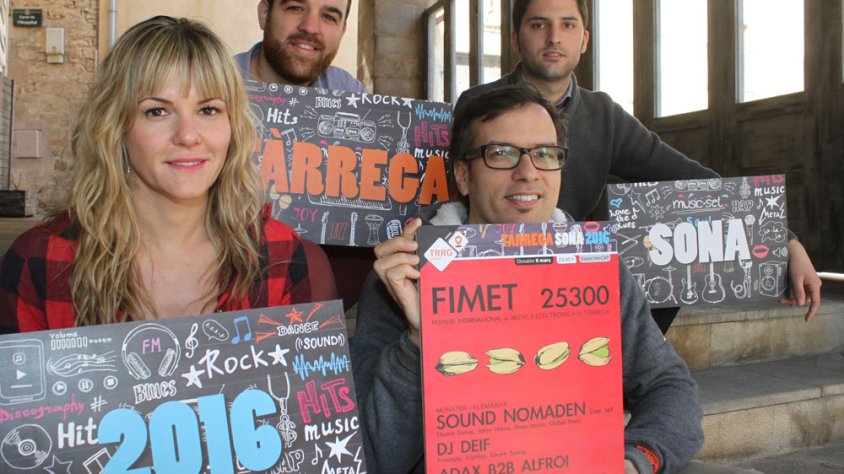 Els DJ Adax b2b Alfroi i Deif amb el regidor de Cultura, Raül Palacios