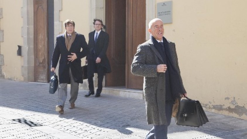 Els implicats en el judici a la sortida de la vista celebrada a Cervera