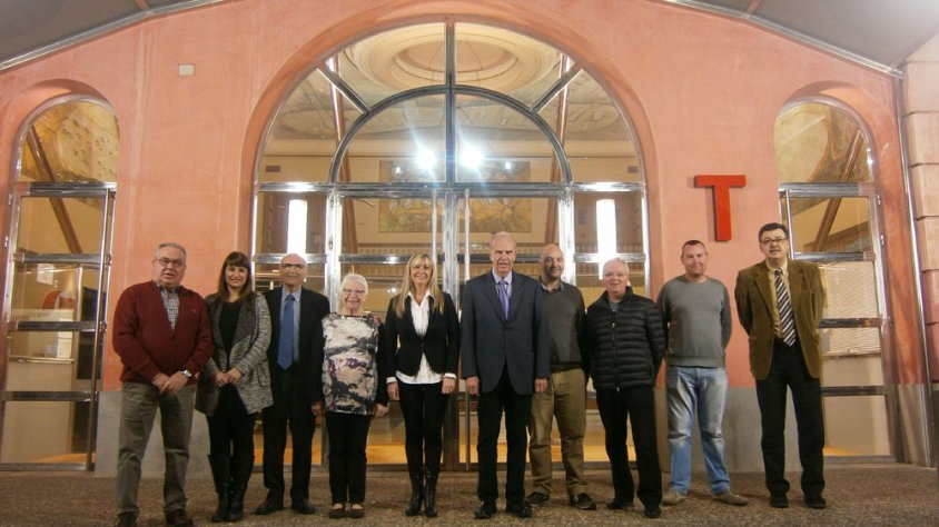 Nova Junta de l’Ateneu. D’esquerra a dreta: Francesc Montané, Carla Casteràs, Josep Castellà, Maria Ramos, Pepita Costa, Antoni Tacies, Lluís Agea, Josep Sanahuja, Francesc Puiggené i Ramon M. Anglarill