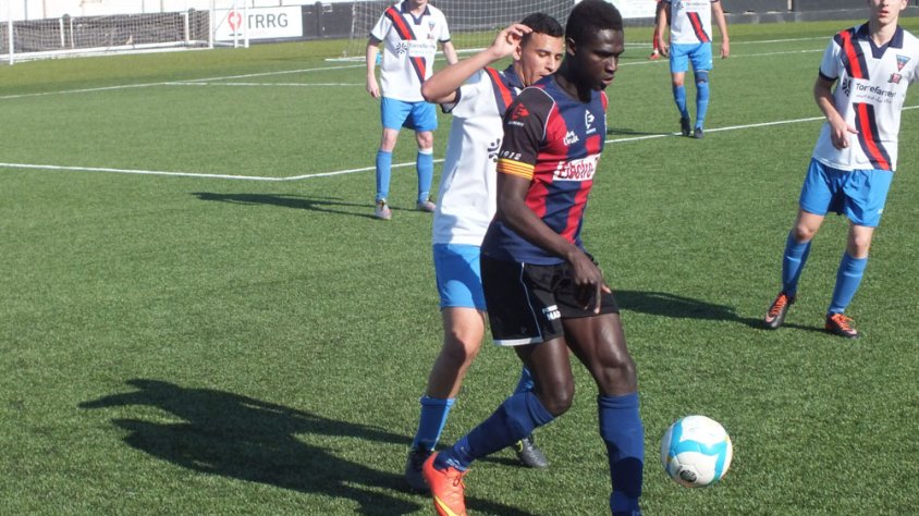 Un moment del partit contra el Torrefarrera