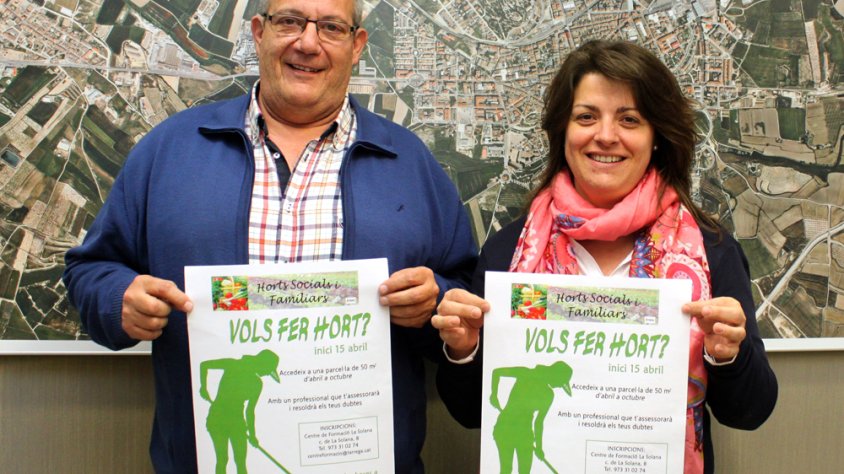 La regidora d’Acció Social, Noèlia Soto, i el regidor de Medi Ambient, Josep Castelló, impulsen la nova temporada dels horts urbans de Tàrrega