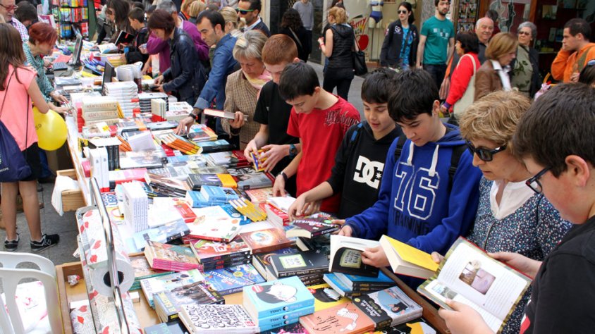 Imatge d'arxiu del Mercat de roses i llibres de Tàrrega
