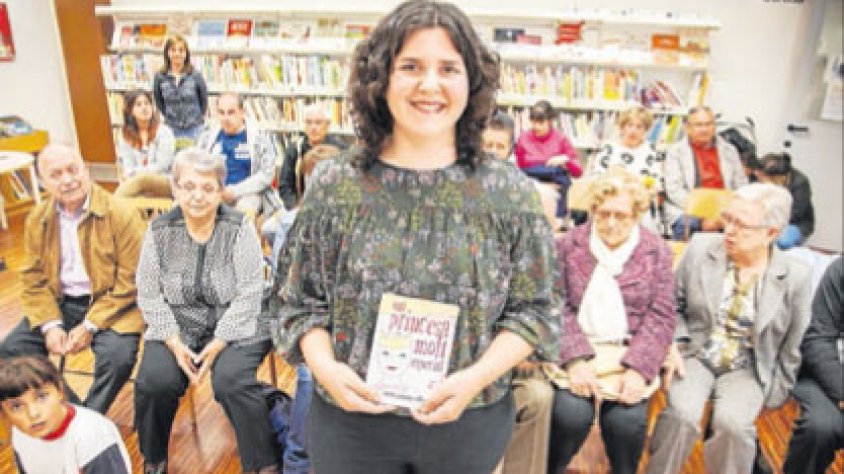 L'autora del llibre en la presentació que es va fer dimarts a la Biblioteca