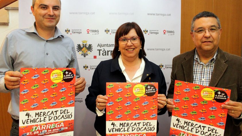 L'alcaldessa, el regidor de Promoció Econòmica i el portaveu dels concessionaris de la ciutat