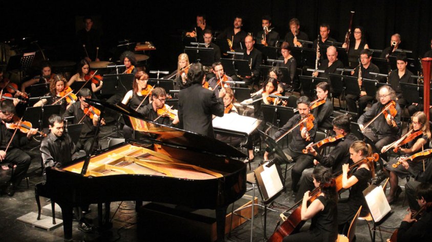 Un moment de l’actuació al Teatre Ateneu de Tàrrega ahir