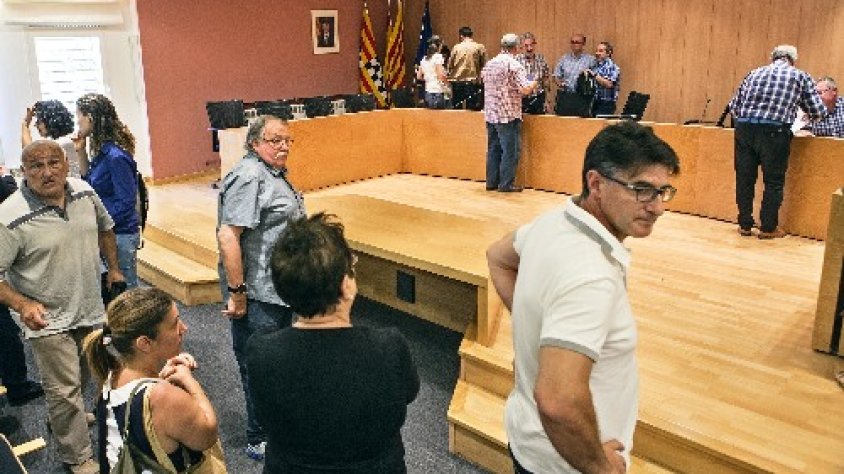 Reunió dels veïns, amb Endesa, Indústria i l'Ajuntament