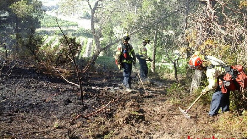 GRAF treballant per apagar el foc a Rocallaura