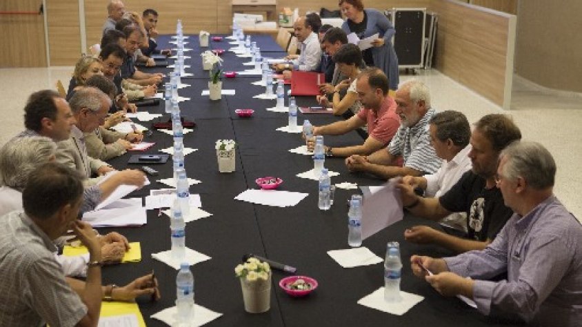 La reunió entre representants va tenir lloc ahir a Montmaneu