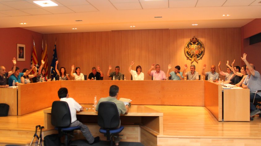 Una de les votacions del Ple celebrat ahir al vespre