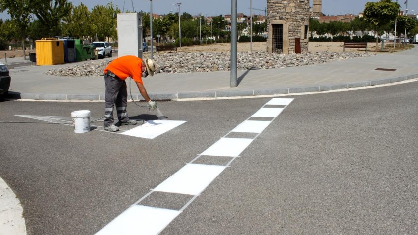 Damunt de la pintura s'aplica un producte antilliscant
