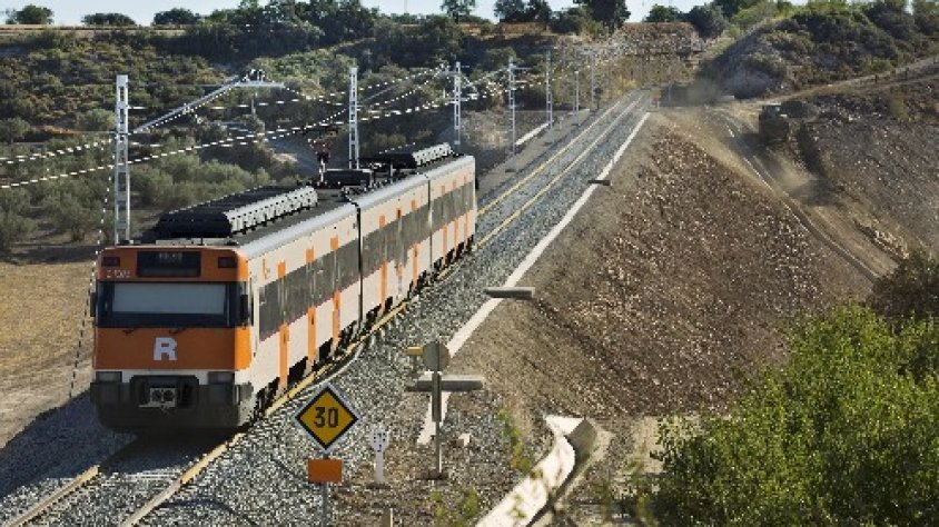 El primer tren que va recórrer ahir el trajecte entre Tàrrega i Cervera després de la reconstrucció del tram de Granyanella.