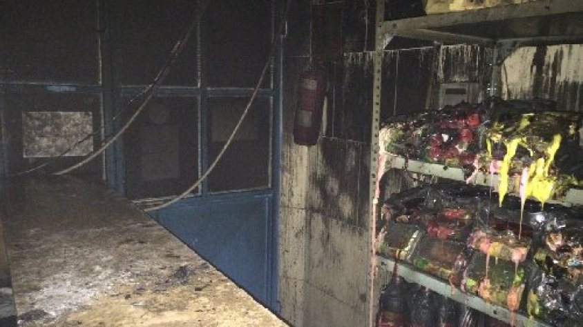 Imatge del locutori després de l'incendi.